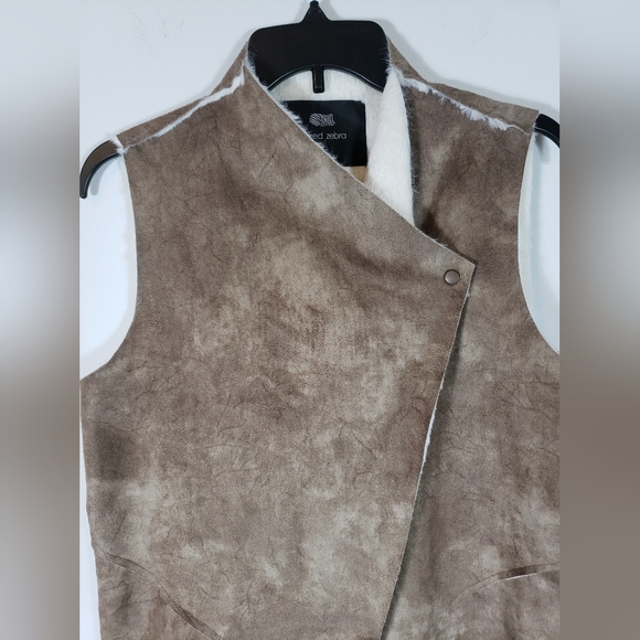 Naked Zebra Brown Faux Suede Vest Size Medium - Picture 2 of 6